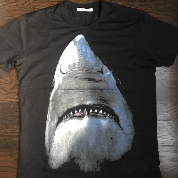 givenchy shark tee